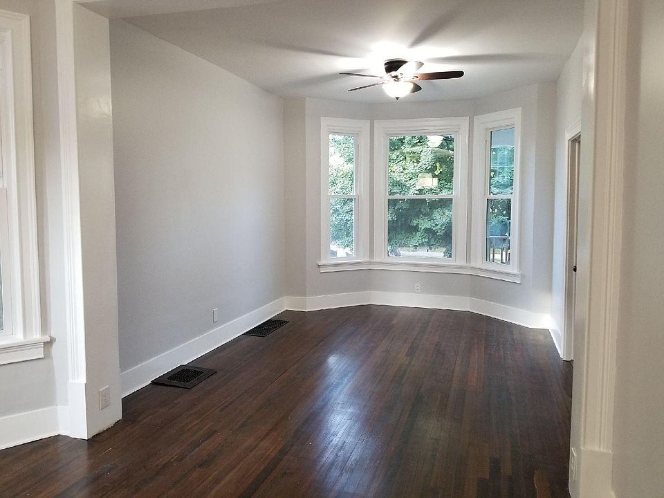 1st image of 2931 N Whipple St #1