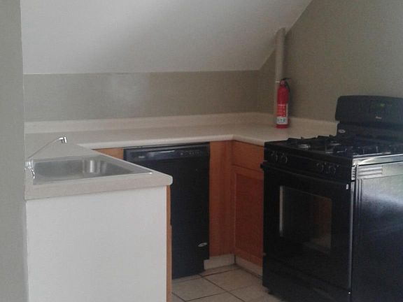 5th image of 89 Walnut St #3