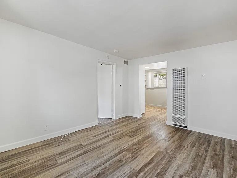 620 E Imperial Ave — Photo 3