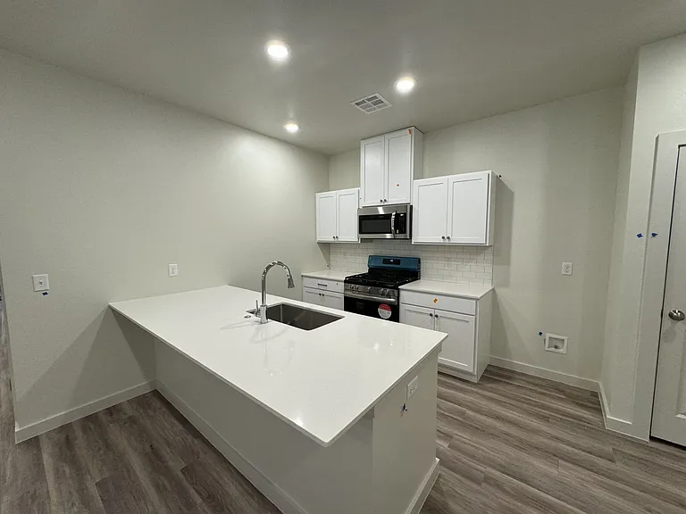 3708 Franks Way — Photo 3