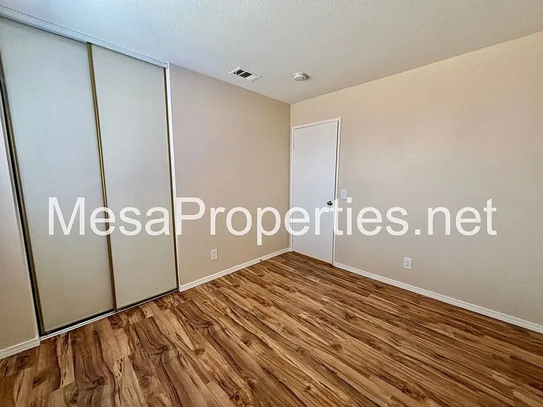 14390 Hillsborough Dr — Photo 21