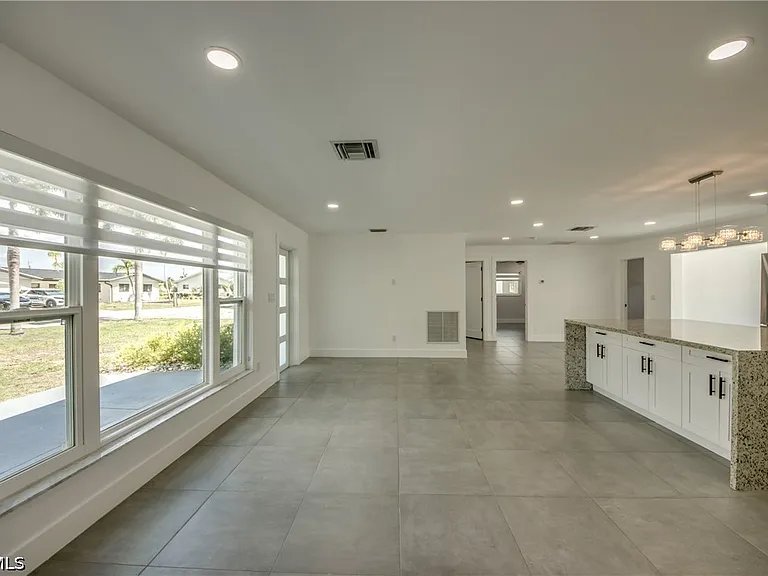 4312 S Pacific Cir — Photo 10