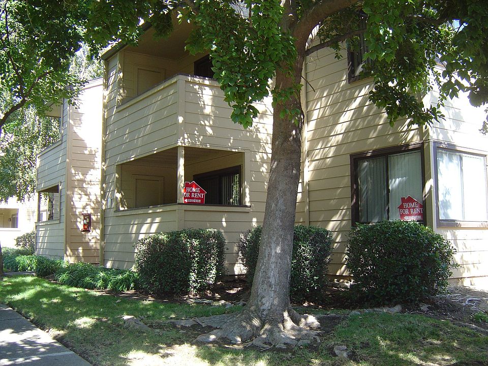 1st image of 3715 Tallyho Dr APT 75