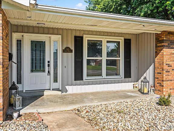 4th image of 513 Emily Dr