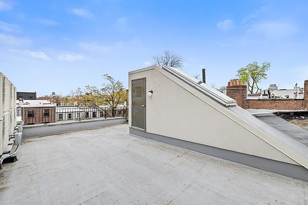 Sold by Compass | media 30