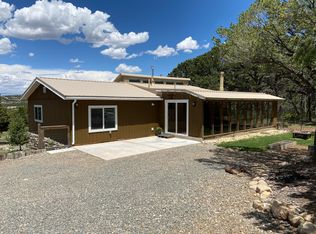 31 Canoncito Vista Rd, Tijeras, NM 87059