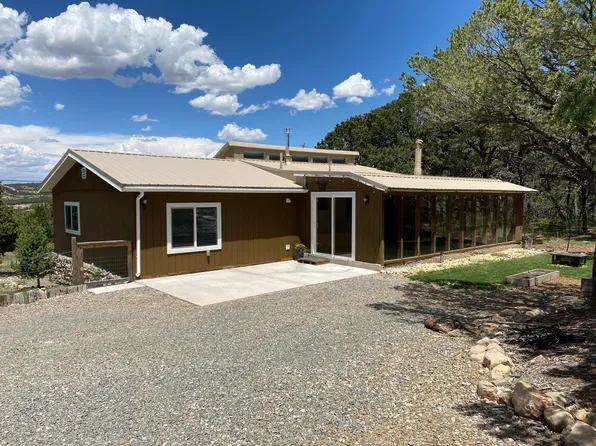 31 Canoncito Vista Rd, Tijeras, NM 87059