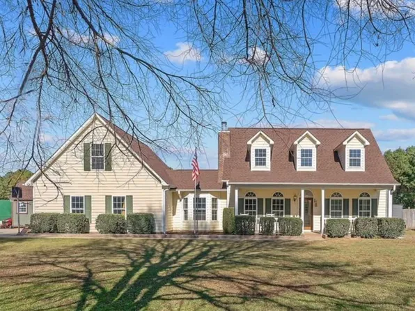 702 McGougan Rd, Lumber Bridge, NC 28357