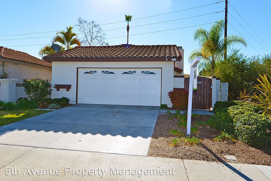 1st image of 207 Oleander Dr