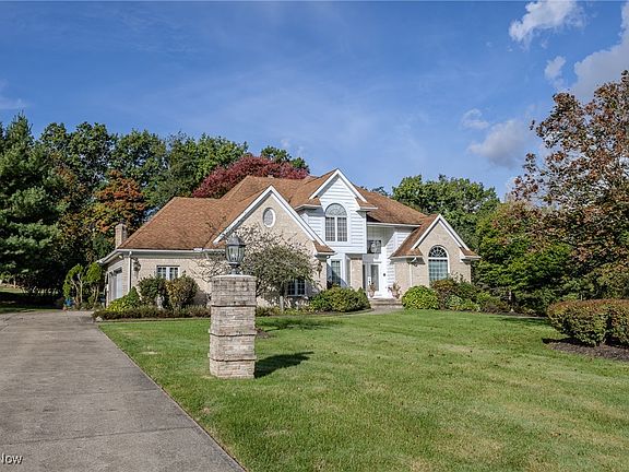 3rd image of 2820 Loreto Dr