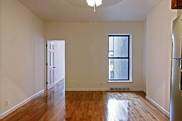 Rented by RES New York | media 32