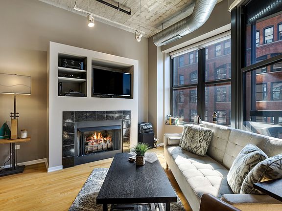 3rd image of 849 N Franklin St Unit 520