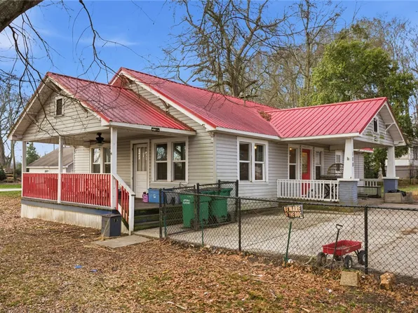 108 Boggs Dr, Townville, SC 29689