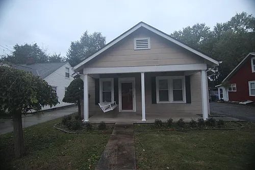 1201 N Spring St Photo 1