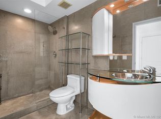 110 Washington Ave APT 2402, Miami Beach, FL 33139