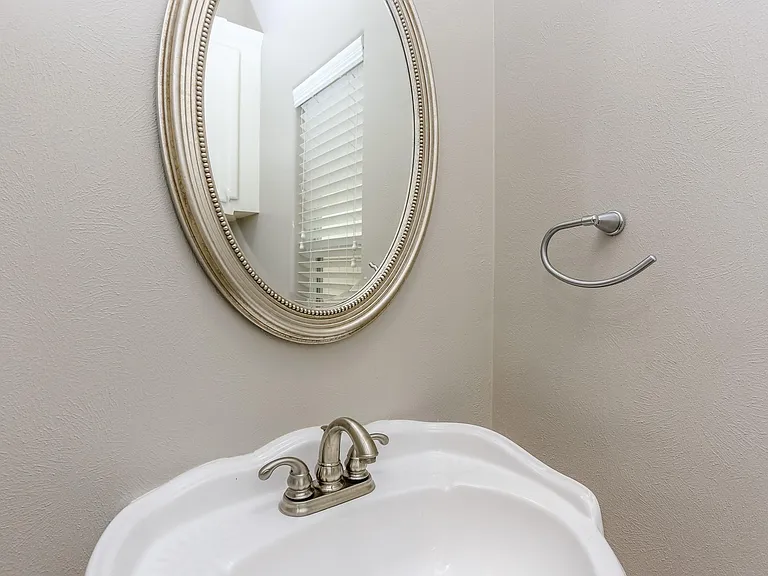832 W 18th St #A — Photo 25