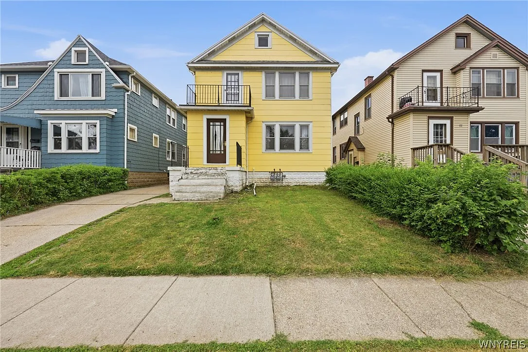 2 bed, 1.0 bath, 987 sqft, $1,200 — Photo 1
