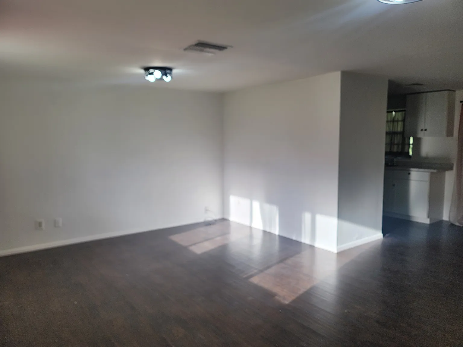 2 bed, 816 sqft, $1,450 — Photo 2