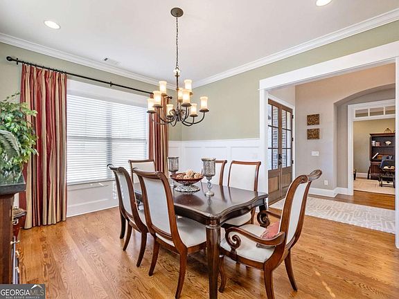 3rd image of 3015 Manorview Ln