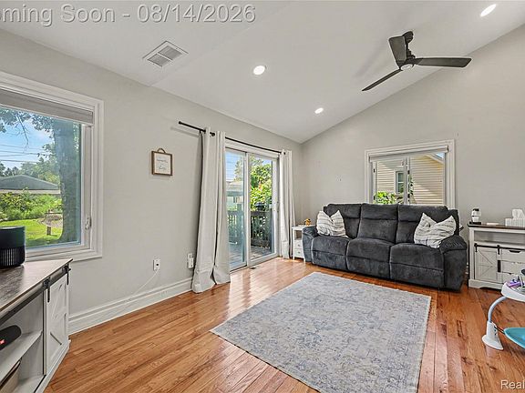 5th image of 36951 Sibley Rd