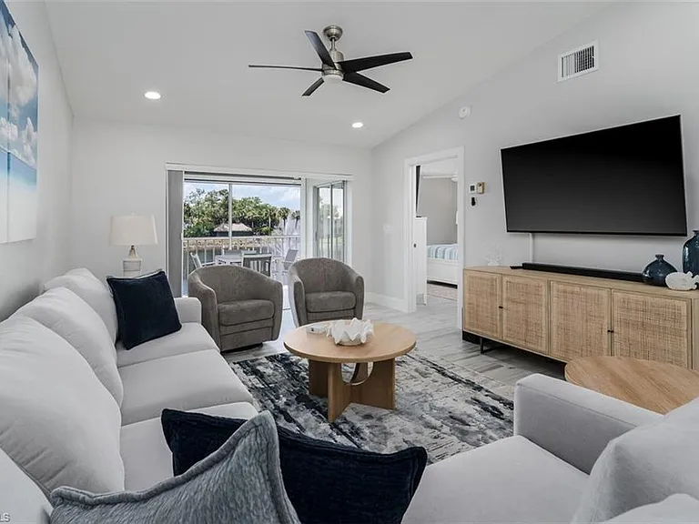 834 Gulf Pavilion Dr #204 — Photo 10