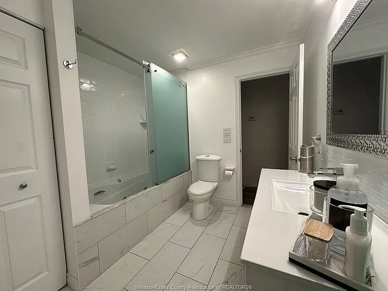 7929 Hawthorne Dr — Photo 33