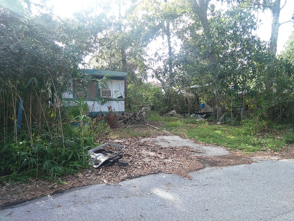 2nd image of 4 Live Oak Rd