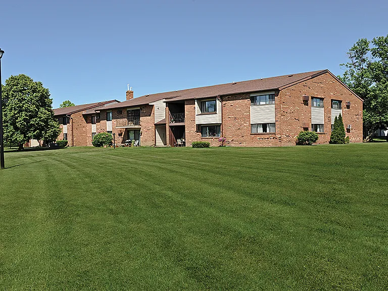 Webster Manor Apartment Homes — Photo 30