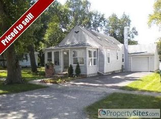 217 N Hadsall St, Genoa, IL 60135