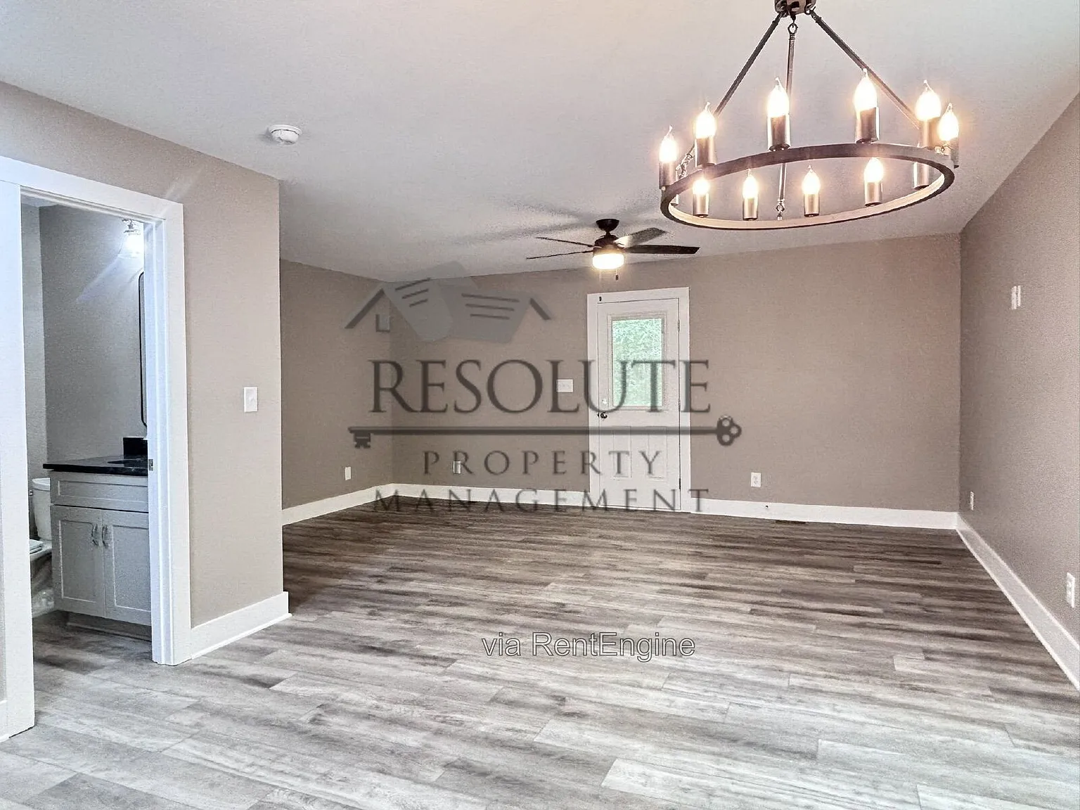 3 bed, 2.5 bath, 1291 sqft, $1,895 — Photo 4