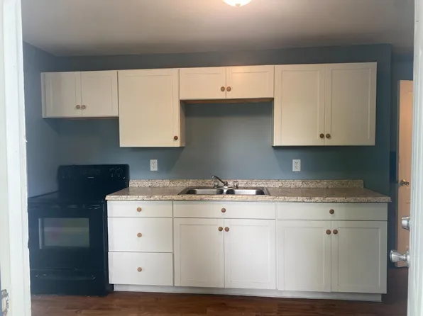 889 Summit St NW, Warren, OH 44485