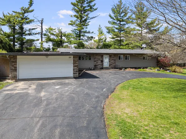 237 Birch Pl, Kewanee, IL 61443