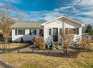 101 Norwood Ln, Oak Ridge, TN 37830
