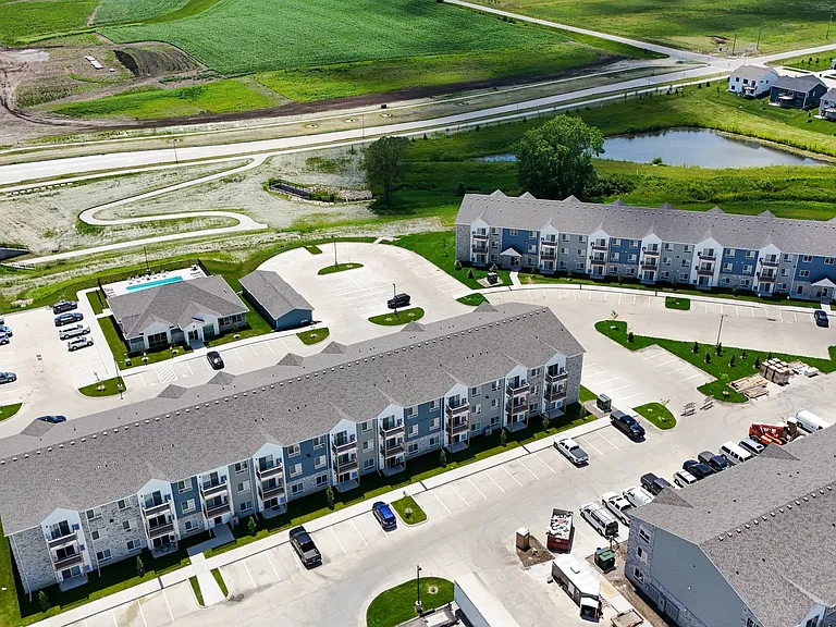 Prairie Village Commons Apartments and Townhomes — Photo 49