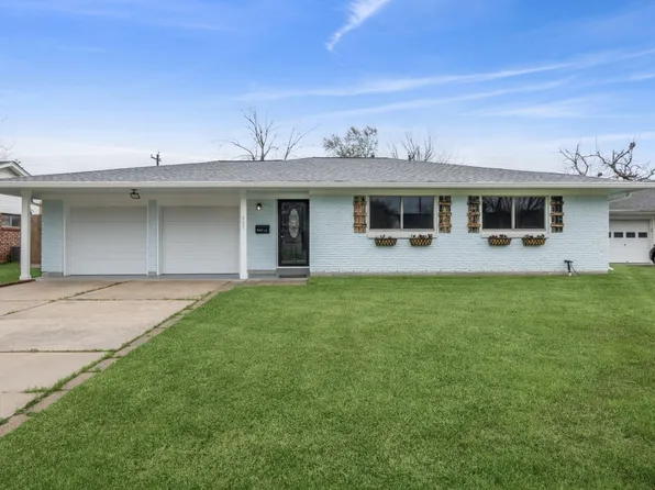 901 Luella Ave, Deer Park, TX 77536