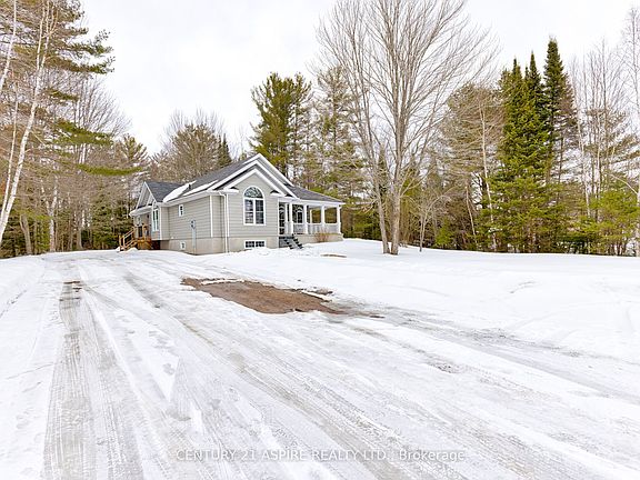 2nd image of 544 Achray Rd