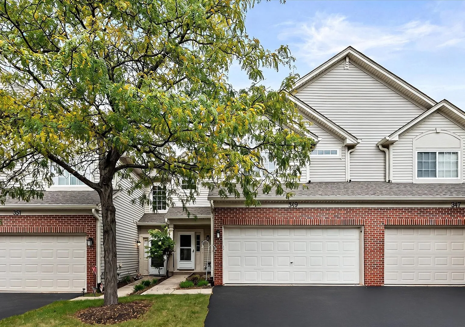 3 bed, 2.5 bath, 1698 sqft, $2,500 — Photo 1