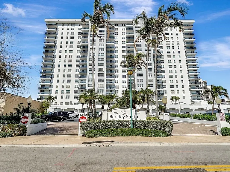 3015 N Ocean Blvd #3J — Photo 37