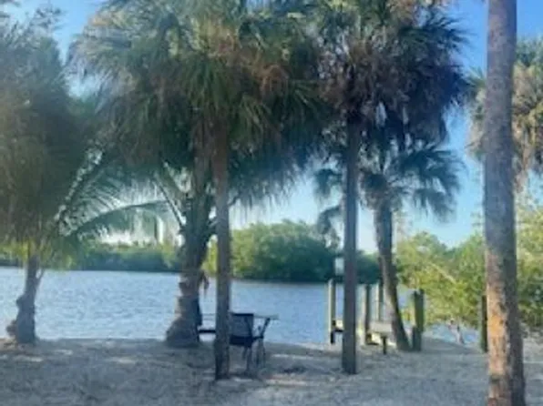 3850 Ellis Rd, Fort Myers, FL 33905