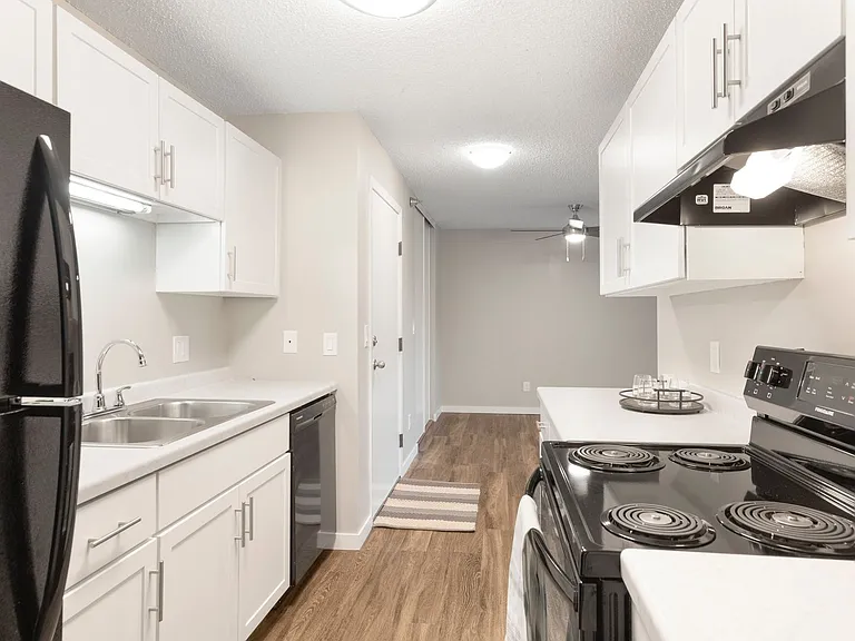Hillcrest Place — Photo 53
