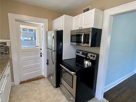 5th image of 2042 Burlington Ave N