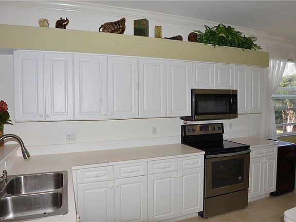 2nd image of 10350 Washingtonia Palm Way APT 4228