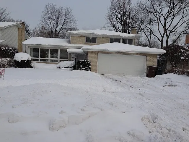 3744 Enfield Ave photo 1