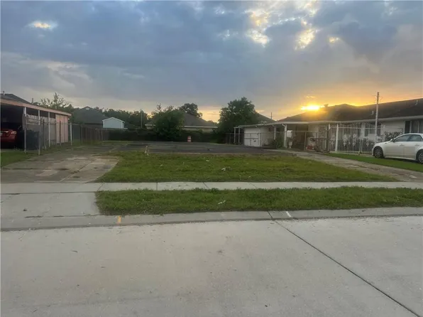 4560 Bonita Dr, New Orleans, LA 70126