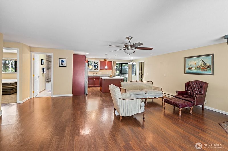 3rd image of 81 N Buckhorn Court