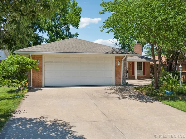 8719 E 47th Pl, Tulsa, OK 74145