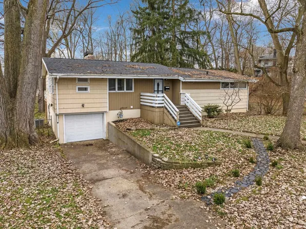 1709 Kessler Blvd, South Bend, IN 46616