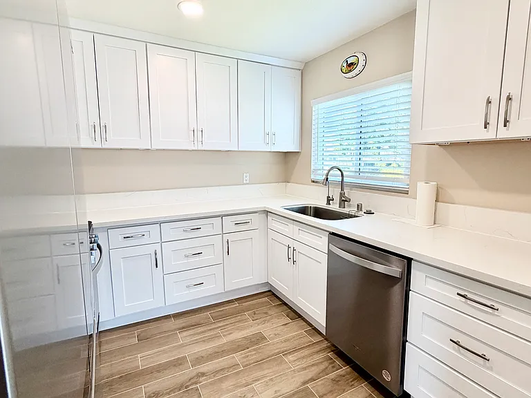1114 Cleghorn Dr #E — Photo 4