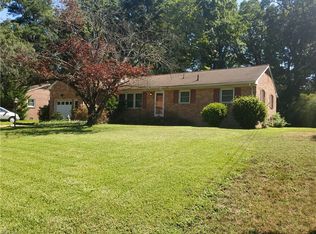 110 Glade Rd, Newport News, VA 23606