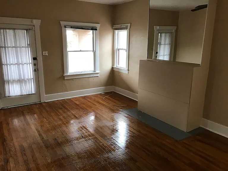 1338 N Euclid Ave — Photo 13